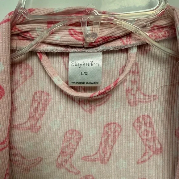 Pink Staykation Robe - Picture 3 of 4